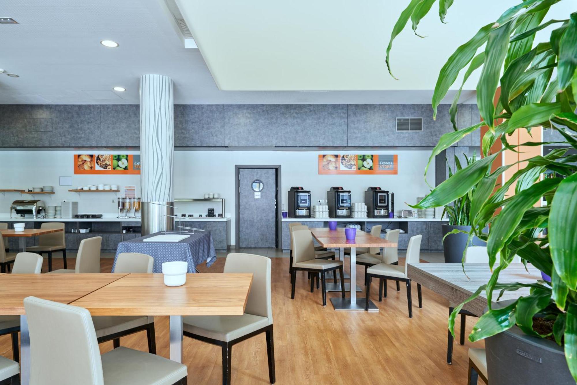 Holiday Inn Express Strasbourg Centre By Ihg Ngoại thất bức ảnh